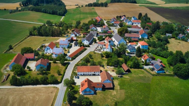 Grossansicht in neuem Fenster: Luftbildaufnahmen Zolling - Gerlhausen (2/4)