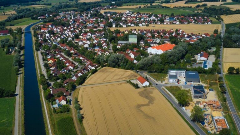 Grossansicht in neuem Fenster: Luftbildaufnahmen Zolling - Zolling (4/6)